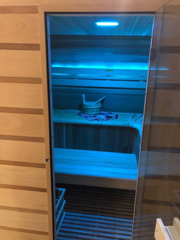 Espace privatif avec sauna hammam jacuzzi, Enlèvement, Comme neuf, Finlandais ou Traditionnel, Sauna complet