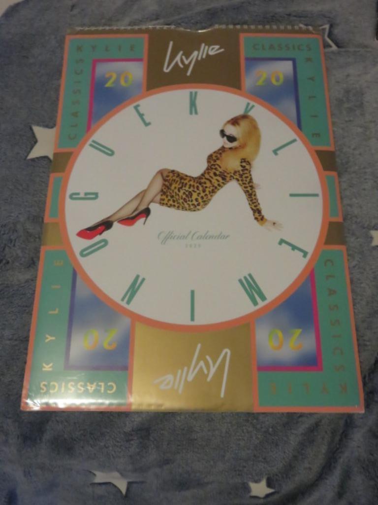 Kalender : Kylie Minogue 2020 - nieuw - ongeopend, Divers, Calendriers, Enlèvement ou Envoi, Calendrier mensuel, Neuf