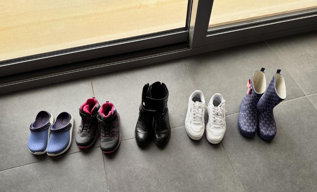 Lot Kinderschoenen Maat 36-38 Puma Crocs, Ophalen of Verzenden, Gebruikt, Laarzen