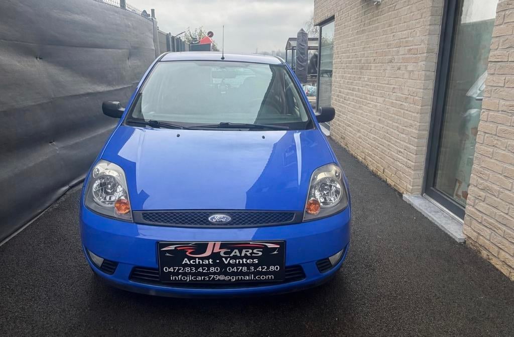 Ford fiesta 1.6 essence toit ouvran 12 mois de garantie, Autos, Achat, 4 portes, Entreprise, Boîte manuelle
