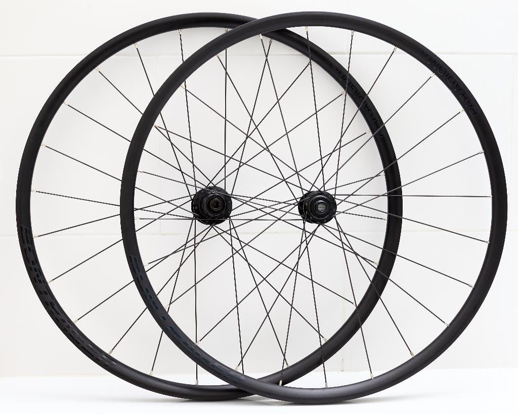 Paire de roues Bontrager Paradigm SL Disc – excellent état, Vélos & Vélomoteurs, Vélos Pièces, Comme neuf, Roue, Aluminium, Enlèvement ou Envoi