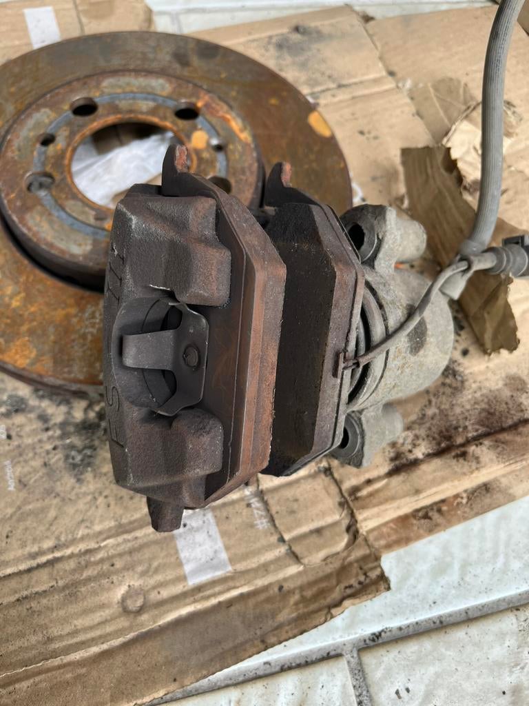 Etrier avant gauche pour Vw Polo 9n, Autos : Pièces & Accessoires, Enlèvement