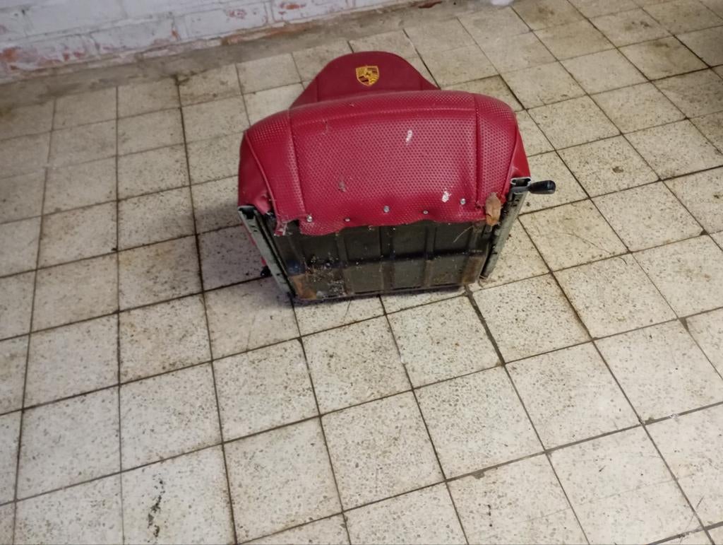 Hier stoelen er staat Porsche op, Auto-onderdelen, Ophalen, Porsche
