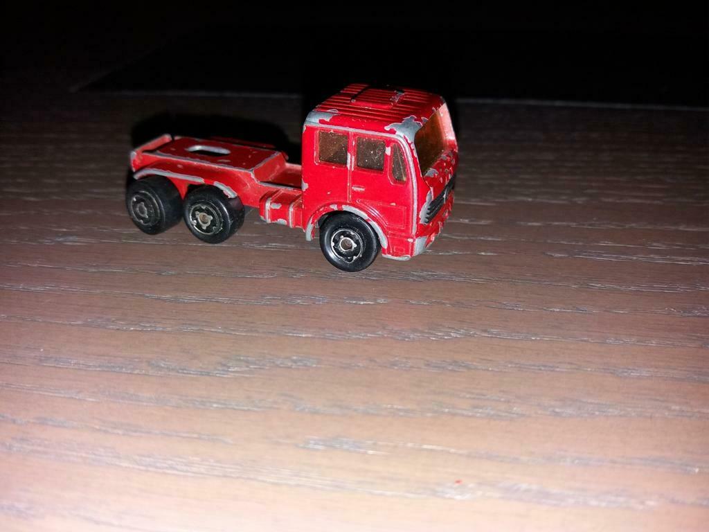 Majorette Mercedes oplegger 1/100, Ophalen