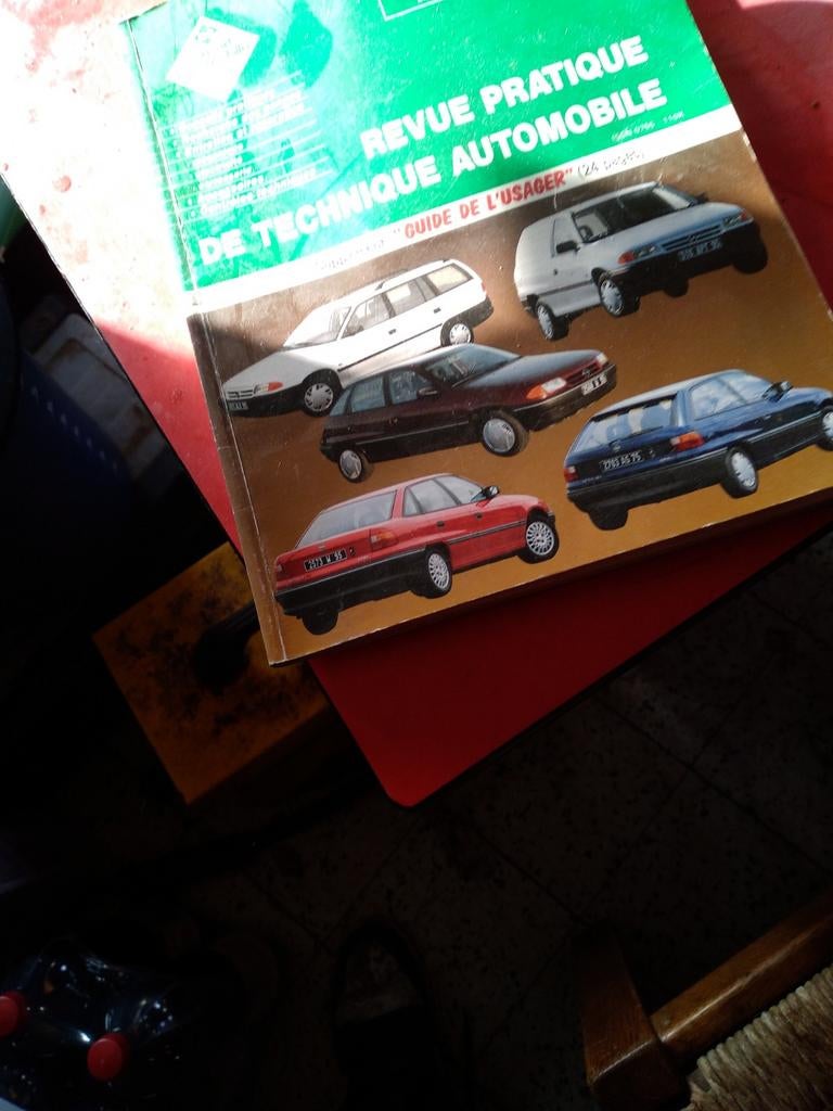 Revue technique Opel Astra, Enlèvement ou Envoi