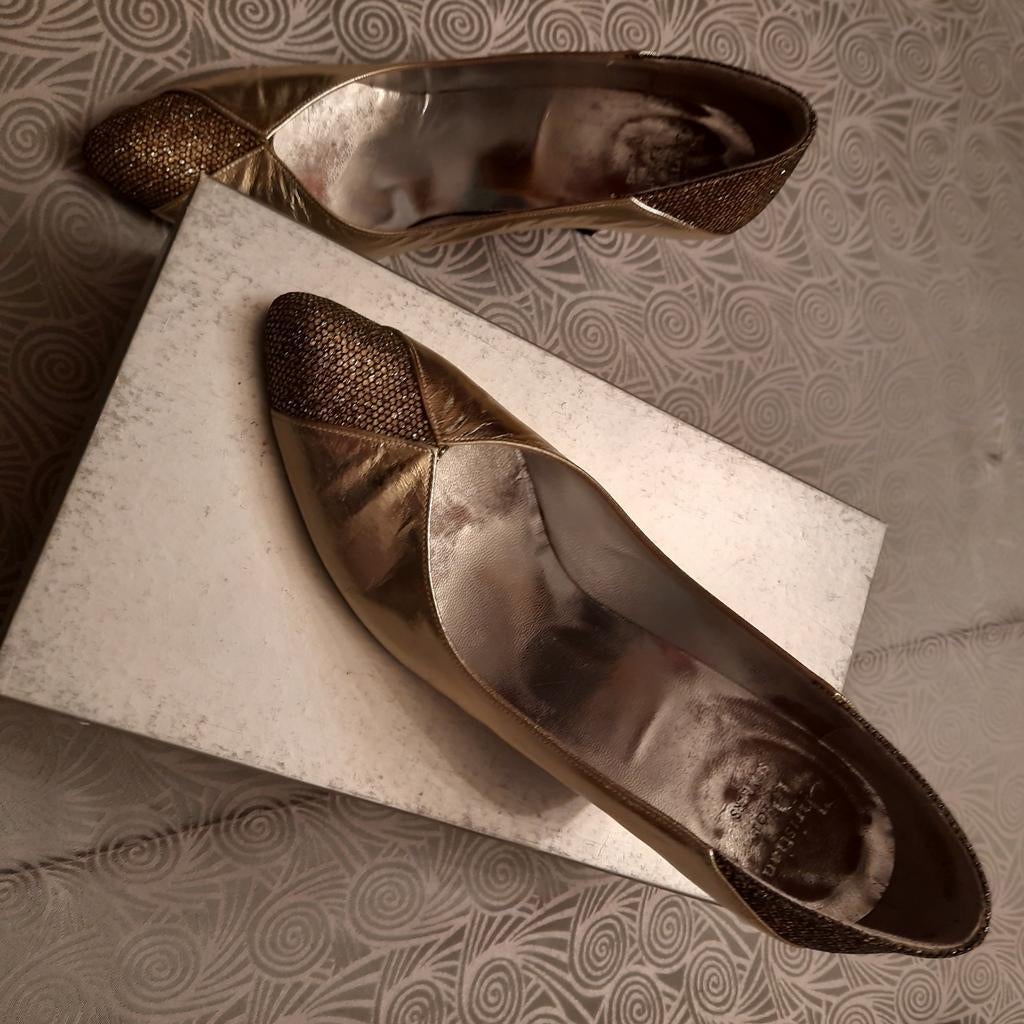 CHRISTIAN DIOR*mt.38*GOUDEN PUMPS*ZO GOED ALS NIEUW*, Kleding | Dames, Ophalen, Pumps, Overige kleuren, Zo goed als nieuw