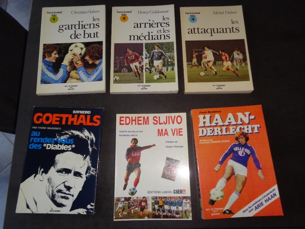 36 oude voetbalboeken (om uit te kiezen), Ophalen