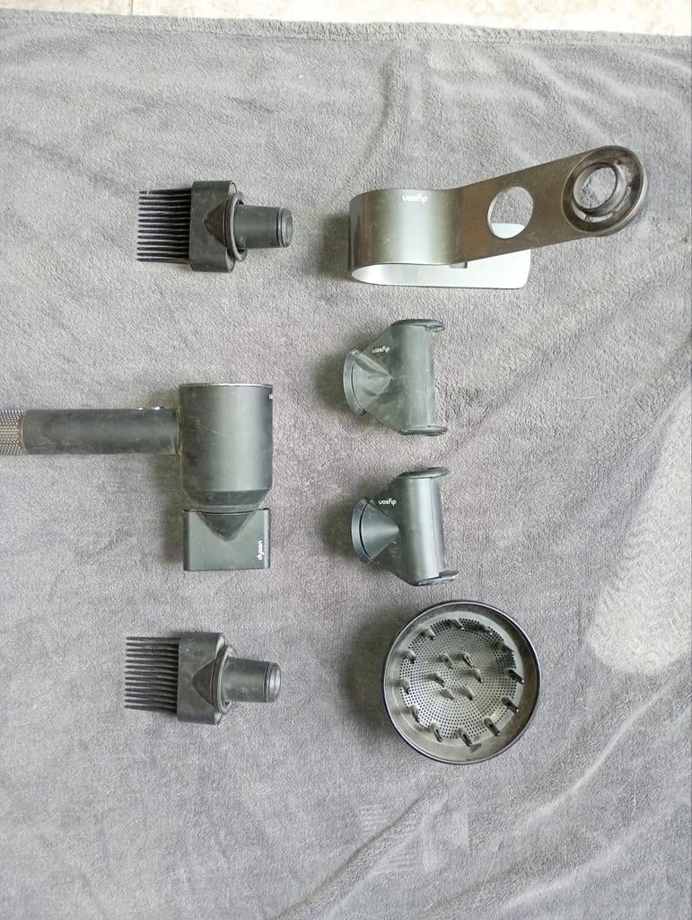 Dyson haardroger met apparatuur, Handtassen en Accessoires, Ophalen of Verzenden