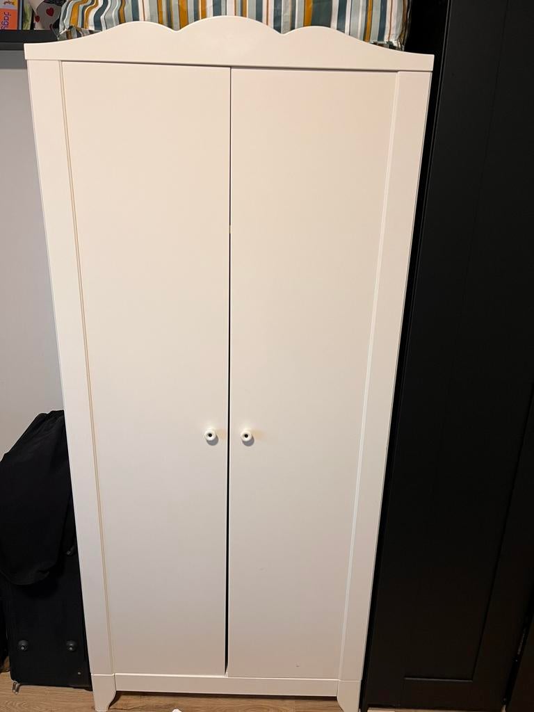 Kinder kleerkast, Enlèvement, Utilisé