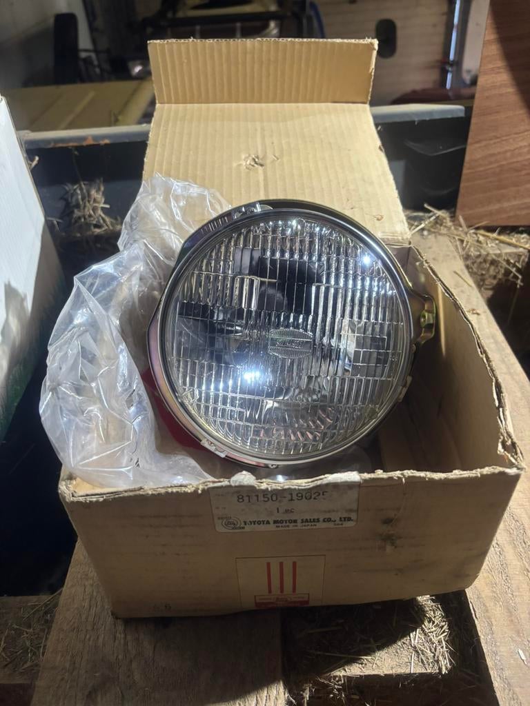 Koplamp” koito “ voor Toyota, Motoren, Ophalen, Nieuw