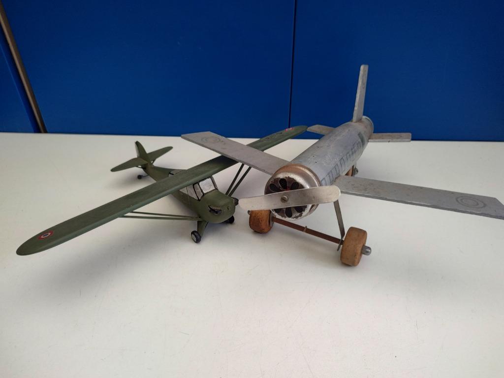 2 houten vliegtuigen , artisanale makelij, Verzenden