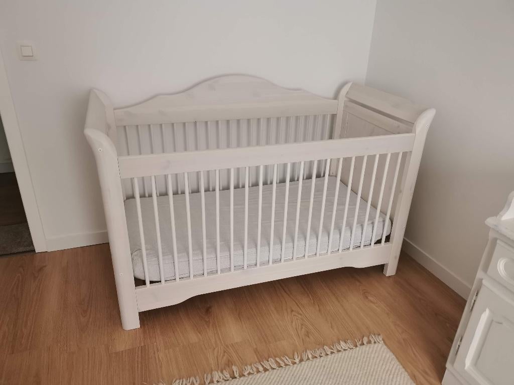 Lit bébé en bois massif - Cocolatex matelas - Trés bon état, Enlèvement, Comme neuf, Berceau