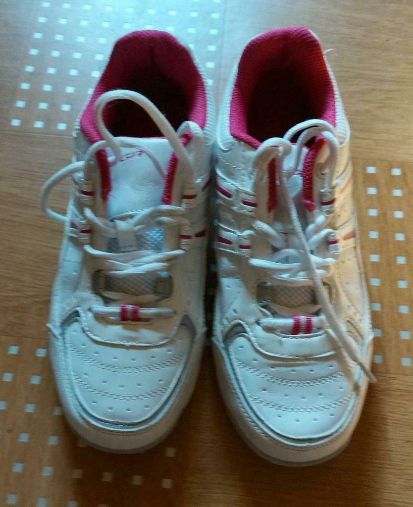 Sportschoen baskets osaga nike, adidas kors (39), Taille 38/40 (M), Enlèvement ou Envoi, Comme neuf, Osaga