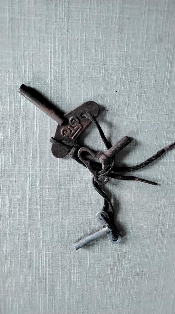 3 oude „afvoersleutels” voor oude radiatoren, Ophalen of Verzenden
