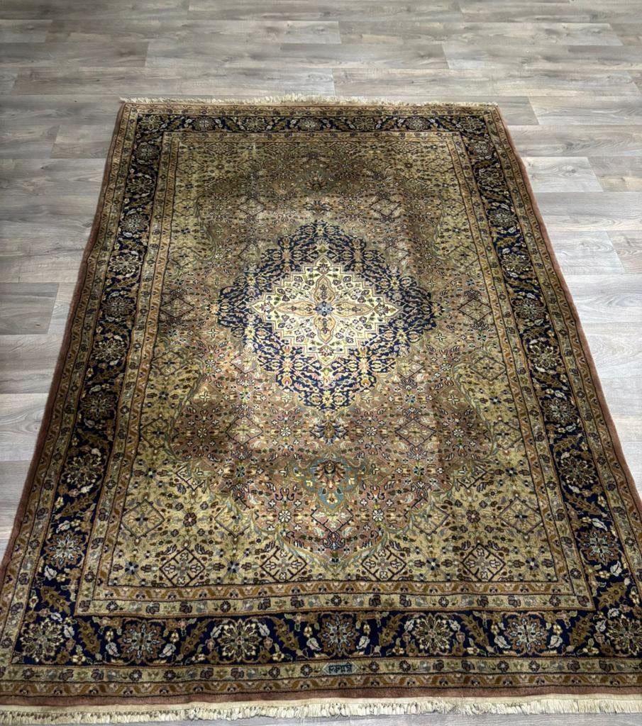 Tabriz tapijt 209x 145 cm en handgemaakt, Ophalen of Verzenden, Zo goed als nieuw