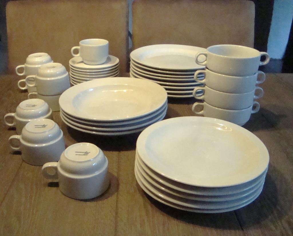 assiettes blanches, prix réduit, porcelaine d'hô, Enlèvement, Utilisé, Assiettes(s)