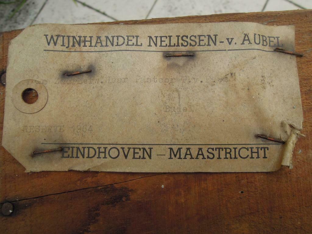 wijnkist pastoor Van Esch uit Budel 1964, Enlèvement ou Envoi, Utilisé, Autres types