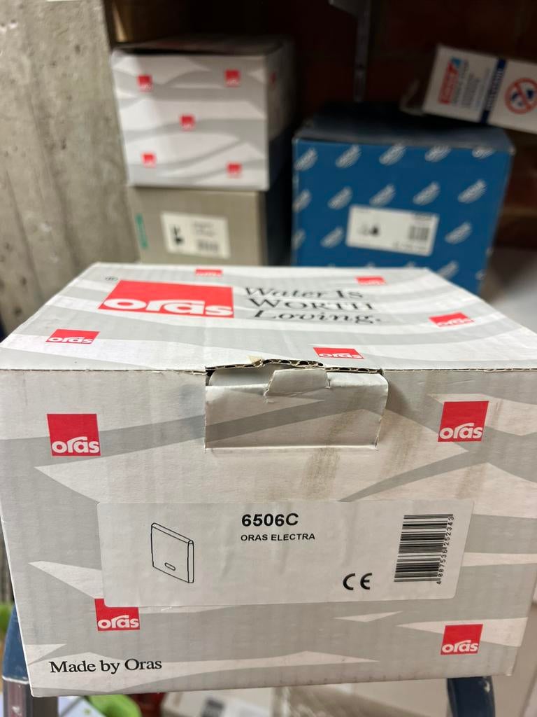ORAS ELECTRA Systeme urinoire, Ophalen, Zo goed als nieuw, Chroom, Toilet