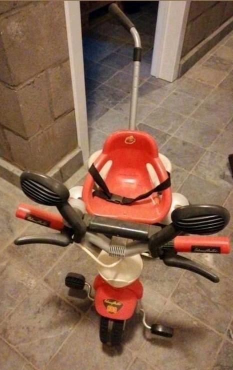VÉLO TRICYCLE POUR ENFANTS AVEC POUSSOIR, JOUET POUR BÉBÉ, Enlèvement ou Envoi, Utilisé, Tige de poussée