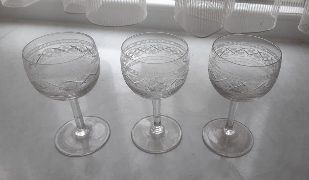 3 verres à vin gravés, Enlèvement ou Envoi, Comme neuf