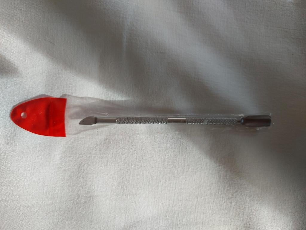 pousse cuticules, Enlèvement ou Envoi, Neuf