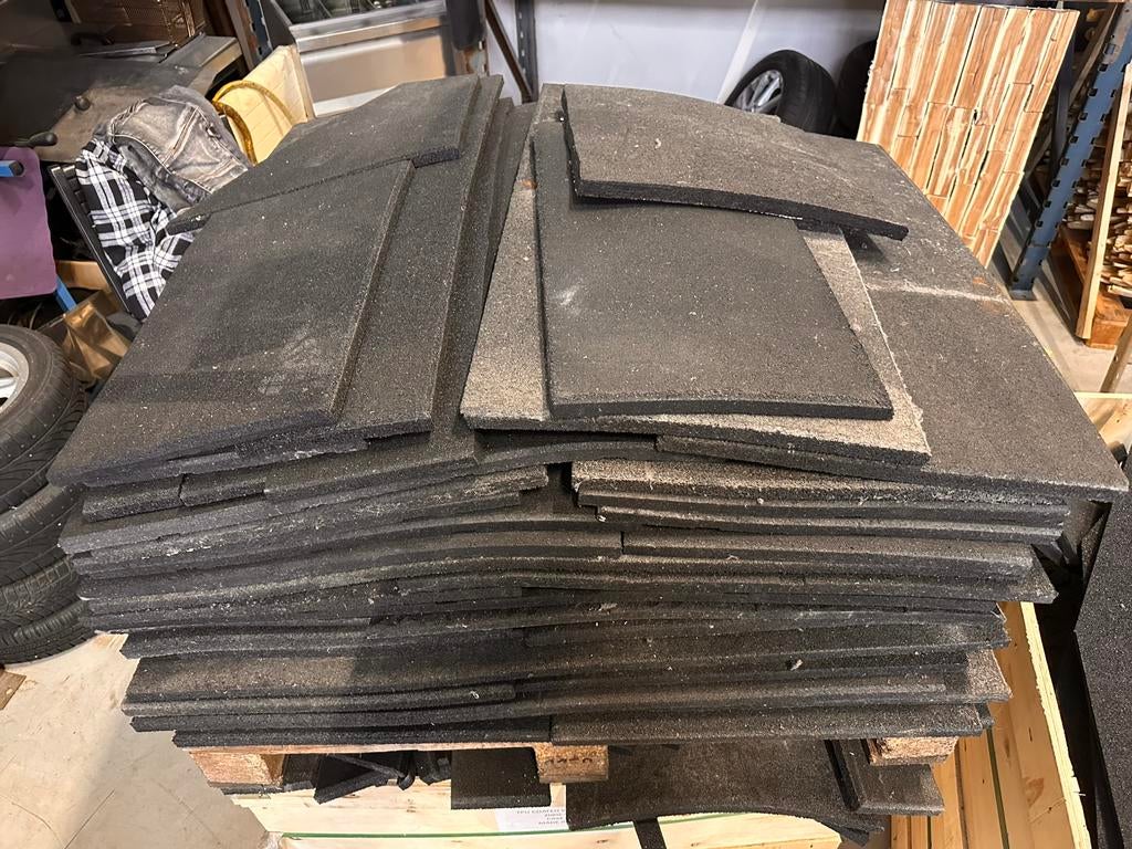 Nieuwe rubber matten rest stukken tegeldragers airco pomp, Doe-het-zelf en Bouw, Ophalen, Zo goed als nieuw