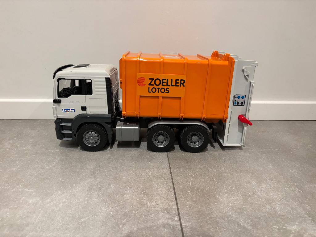 Speelgoed Vuilniswagen Bruder, Ophalen, Gebruikt