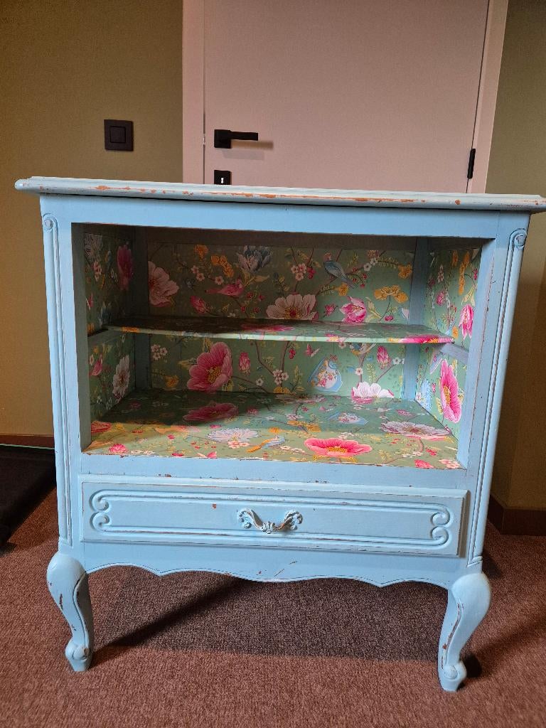 Tof decoratief kastje, Enlèvement, Utilisé