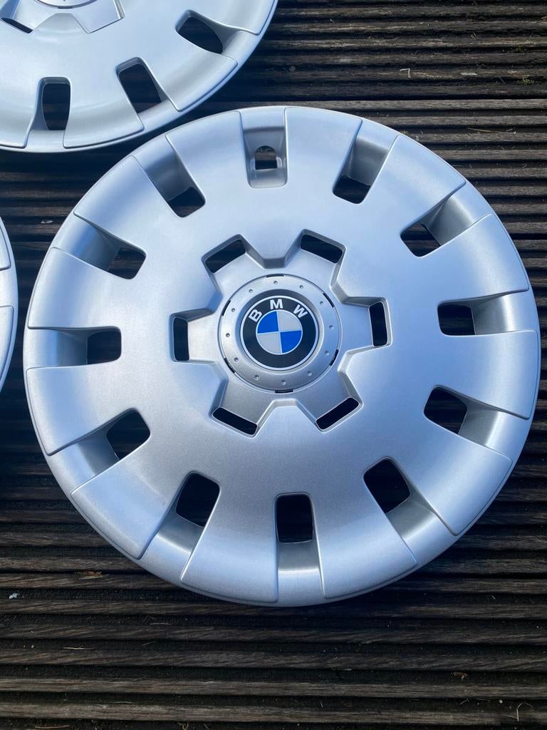 4x bmw wieldoppen/wieldeksels 15 inch  + gratis pin BMW, Ophalen of Verzenden, Zo goed als nieuw, Gebruiksvoorwerp