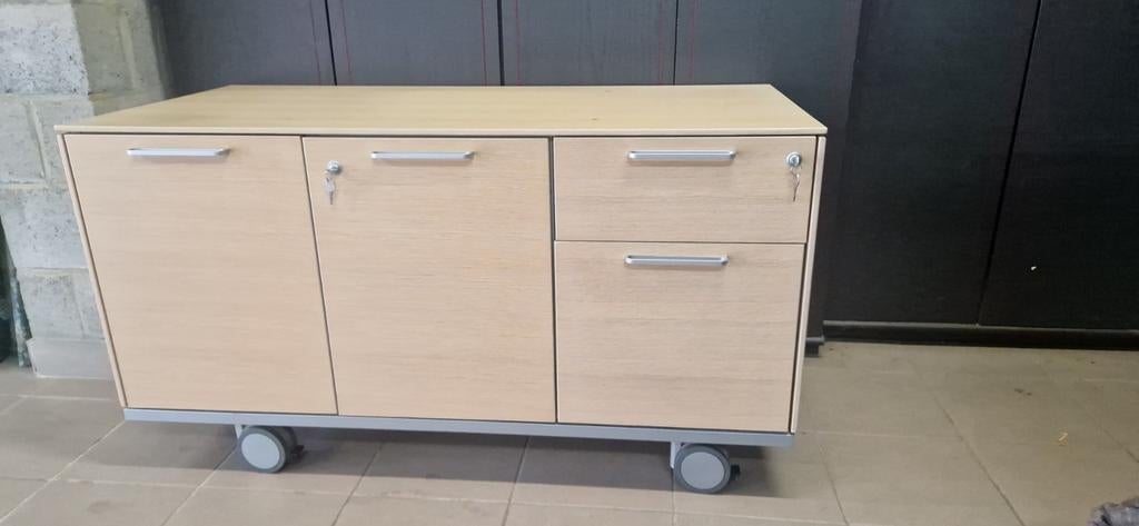 Design mobiel dressoir 127x59xh68,5cm, Ophalen, Zo goed als nieuw