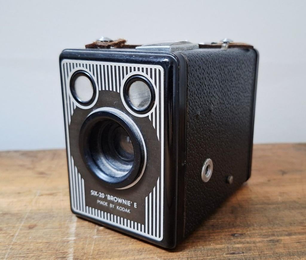 KODAK BROWNIE SIX-20 MODEL E, Ophalen of Verzenden, Gebruikt, Kodak