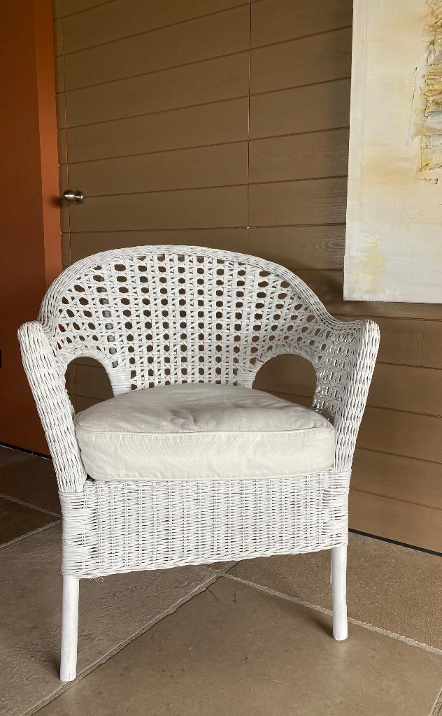 Fauteuil met kussen; rotan wit, Ophalen, Minder dan 75 cm, Riet of Rotan, Zo goed als nieuw