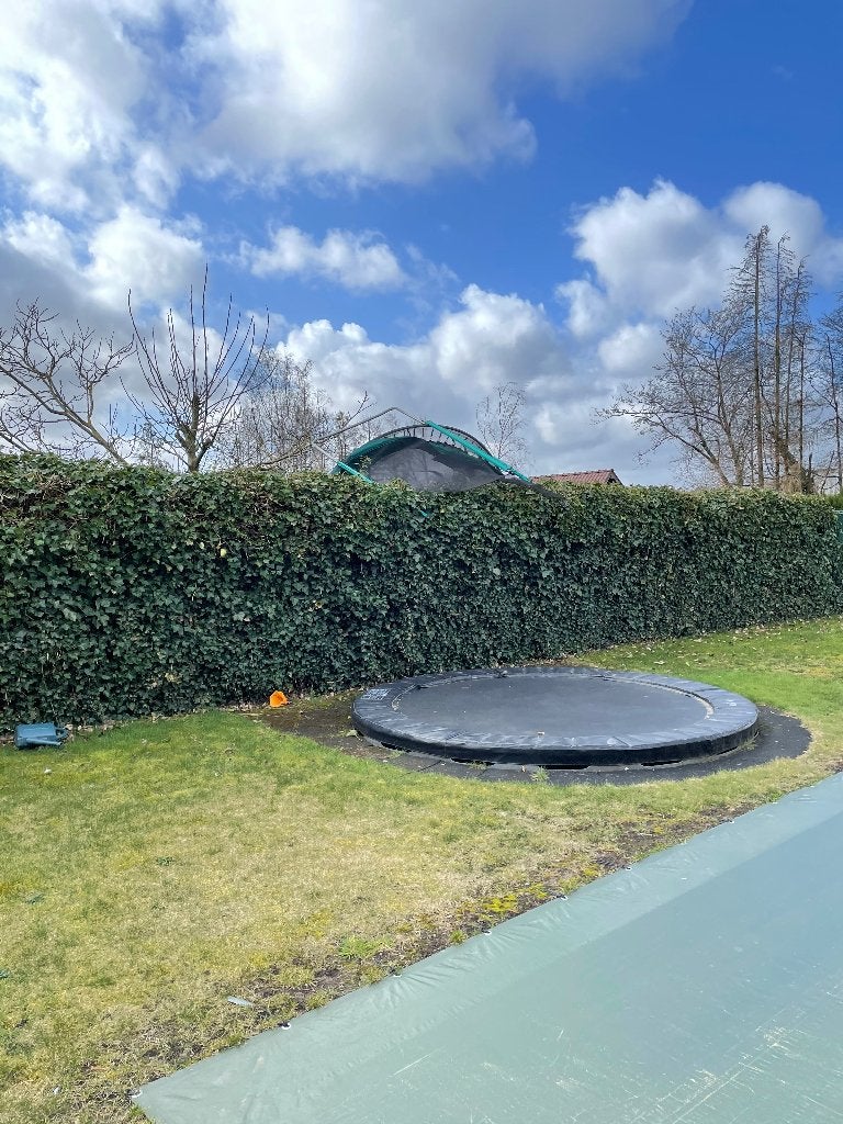 Trampoline Berg grond, Enlèvement, Utilisé