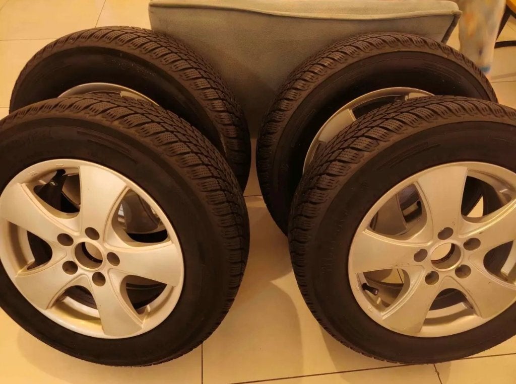 4 Winterbanden + Velgen 195/65 R15, Auto-onderdelen, Ophalen, 15 inch, Velg(en), Nieuw