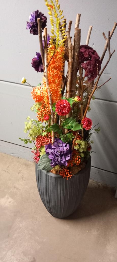 Bloempot dia 40cm met kunstbloemen h135cm, Ophalen