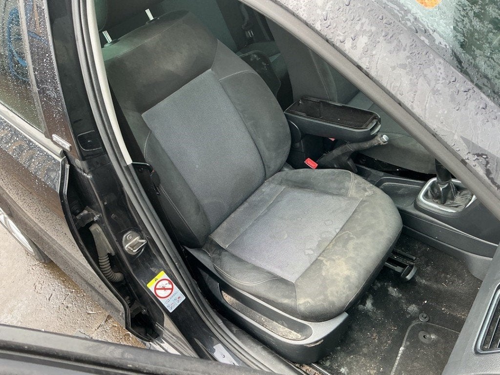 SIEGE AVANT DROIT ( PASSAGER ) Volkswagen Polo V (6R), Volkswagen, Volkswagen AG, Utilisé, Kundenbetreuung@volkswagen.de