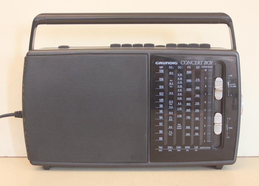 Grundig Concert Boy 230 Radio / 1991-1993 / Made In Germany, Enlèvement ou Envoi, Comme neuf, Radio