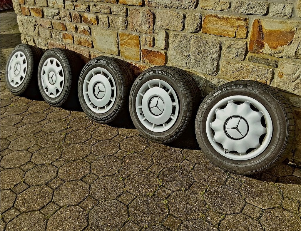 5 jantes originales Mercedes avec pneus hiver 195/65-15, Autos : Pièces & Accessoires, 15 pouces, Pneus et Jantes, Pneus hiver