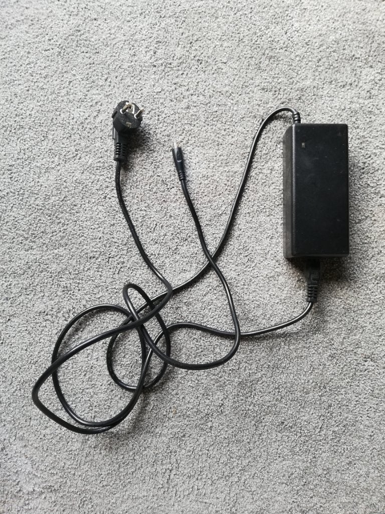Oplader fietsbatterij STELLA, Ophalen of Verzenden, Gebruikt