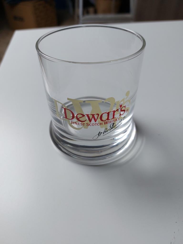 Verres à whisky Dewar's, Enlèvement