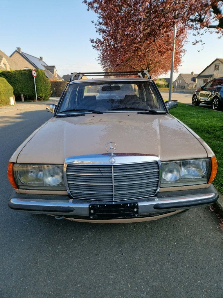 Mercedes 200D W123 ( Excellent état), foto 4