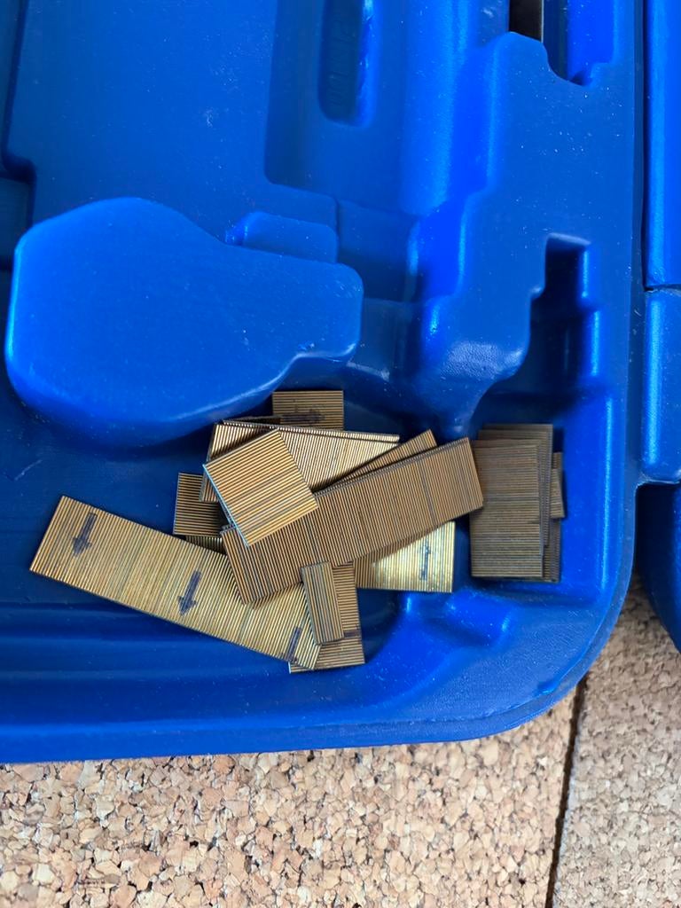 Cloueuse aiguille Basso, Enlèvement, Comme neuf