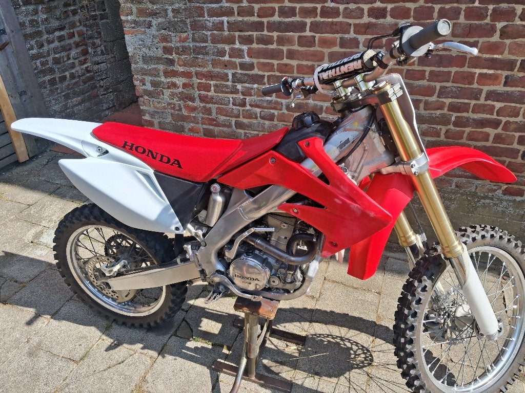 Cross contre voiture, Ophalen