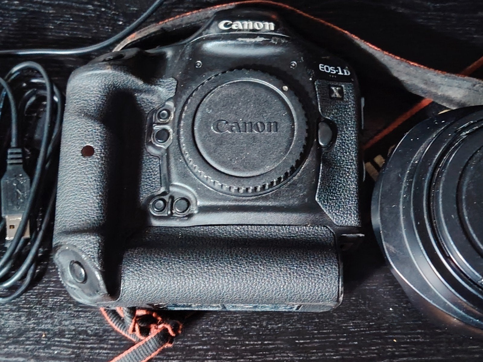 Canon EOS-1D X (1re génération) + Canon 17-40 mm f/4 L
USM, Enlèvement, Utilisé, Canon