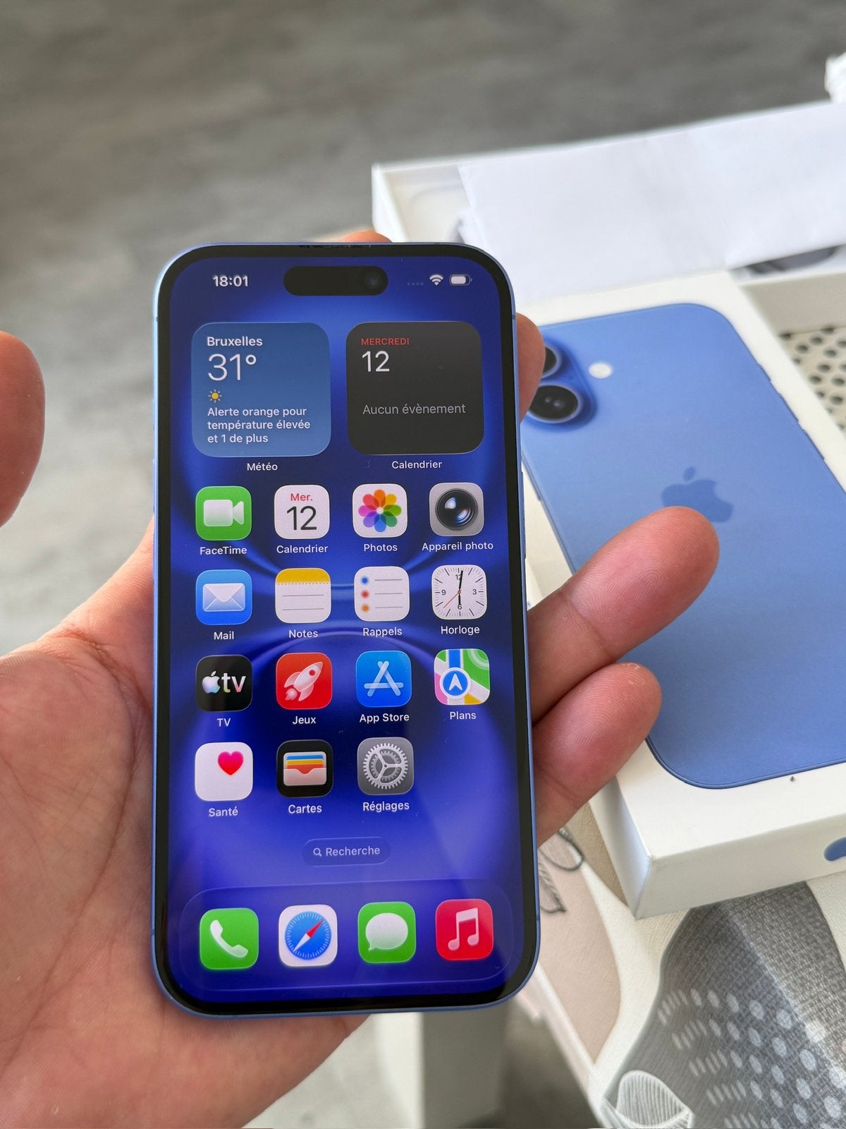 iPhone 16 128gb bleue comme neuf, vd/éch, 128 GB, IPhone 16, Comme neuf, Enlèvement