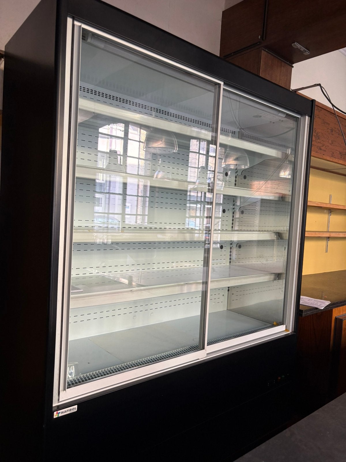 Wandkoeler frigo toonbank, Ophalen