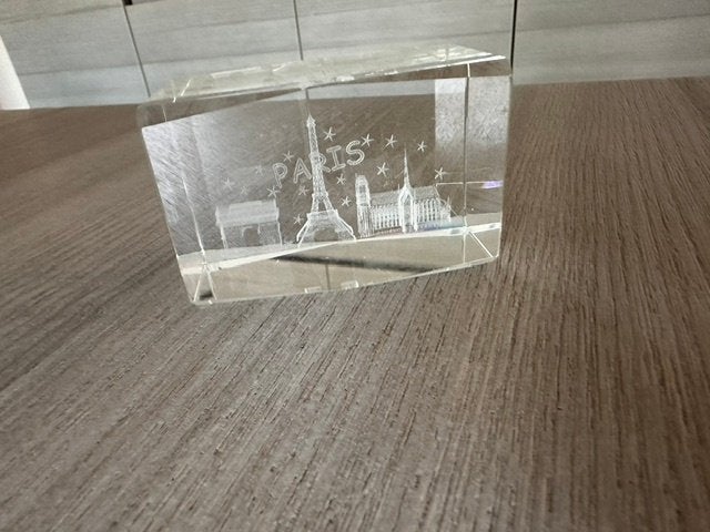 Beeldje Parijs (nr2177a), Ophalen of Verzenden, Zo goed als nieuw, Glas