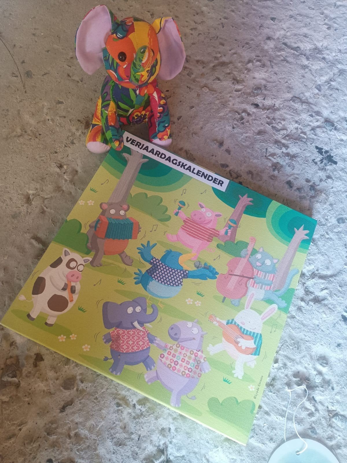 Calendrier d'anniversaire de la maternelle, Enlèvement