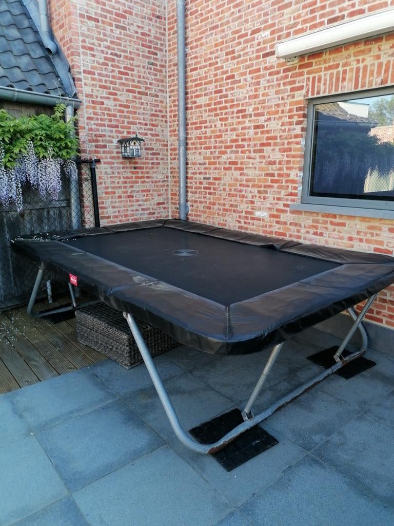 Trampoline berg, Ophalen