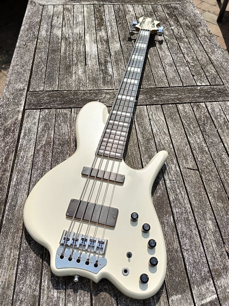 Wood & Tronics Custom 5 (blanc), Musique & Instruments, Instruments à corde | Guitares | Basses, Enlèvement, Comme neuf, Électrique